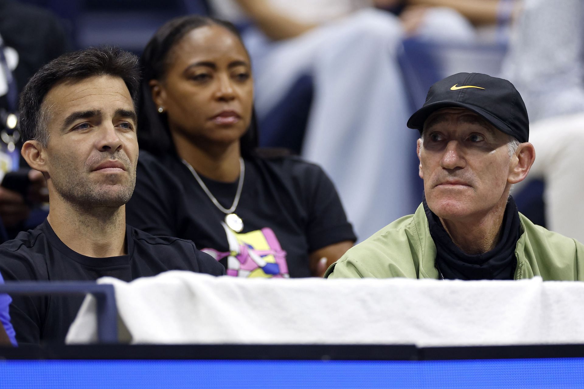 <a href='https://www.sportskeeda.com/player/pere-riba/' target='_blank' rel='noopener noreferrer'>Pere Riba</a> (L) and Brad Gilbert at the 2023 US Open.